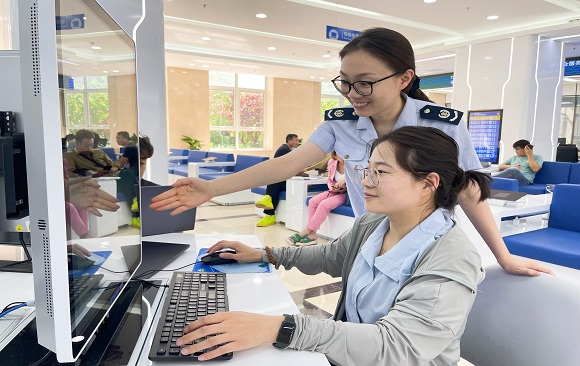 生态城税务局完成首批跨境缴税业务