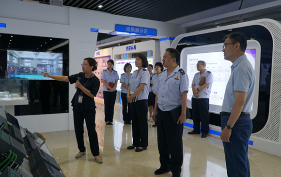 助力科技成果转化京津协同 东丽区税务局调研清华大学高端设备研究院