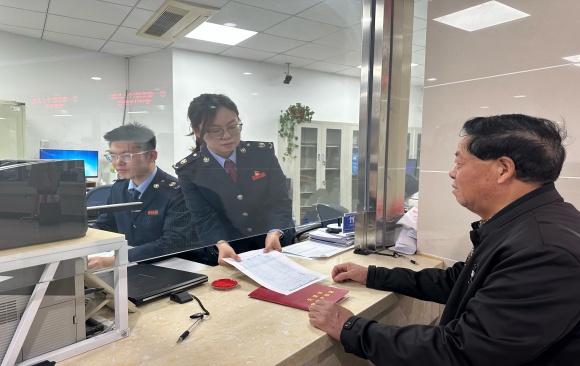 高效沟通解难题 真情服务暖人心